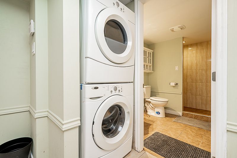 Burnaby Apartment for rent - 2 Bedrooms — photo 17