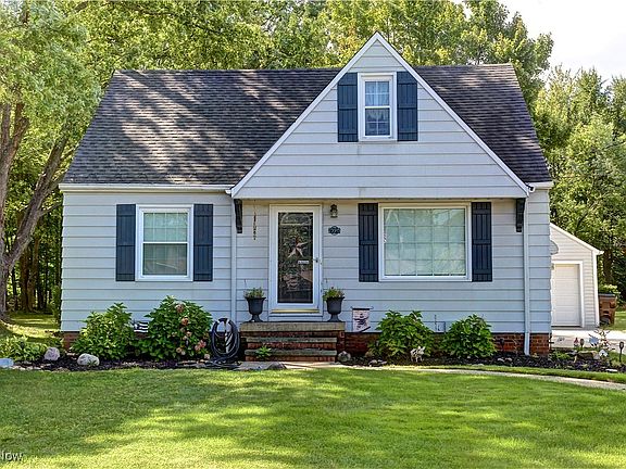 2nd image of 23593 Hilliard Blvd