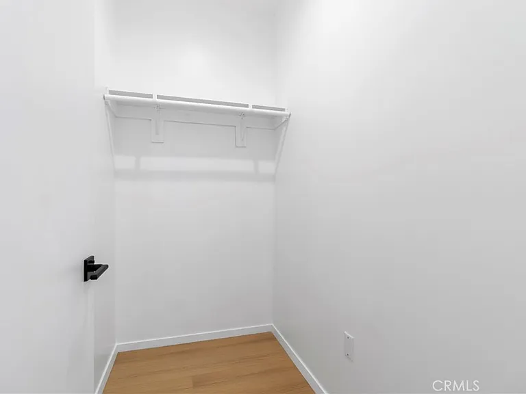 2515 Alsace Ave #1/2 — Photo 16