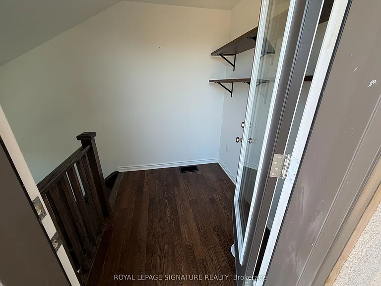 1392 William Halton Pkwy W — Photo 34