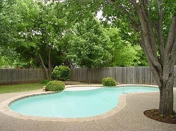5th image of 814 Heather Wood Dr