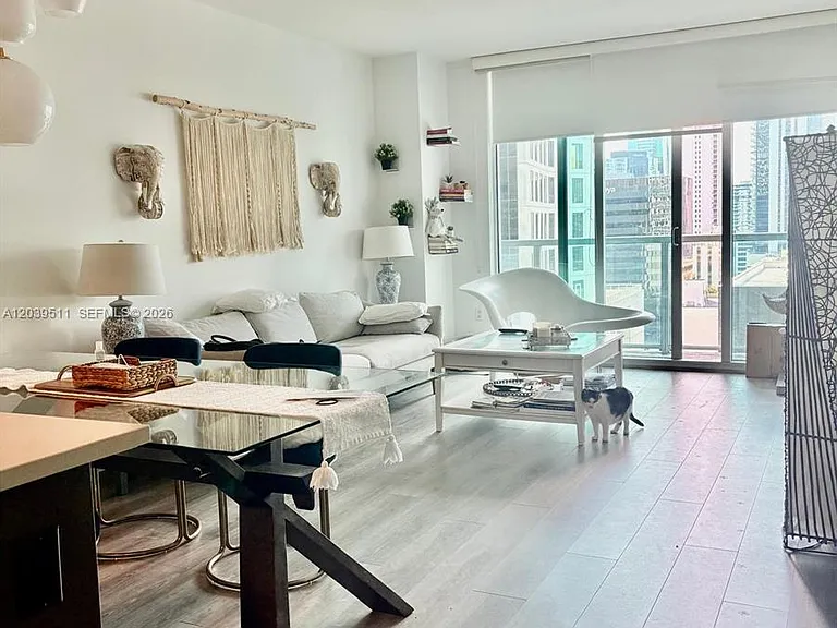 55 SE 6th St #1706 — Photo 8