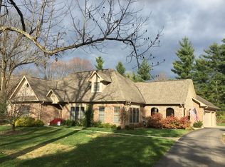 11701 Hazelwood Rd, Anchorage, KY 40223