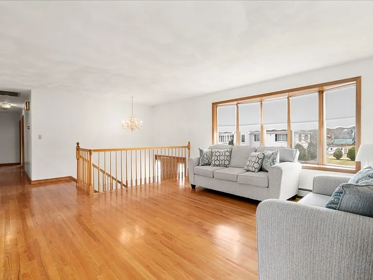 15 Landers Rd — Photo 4