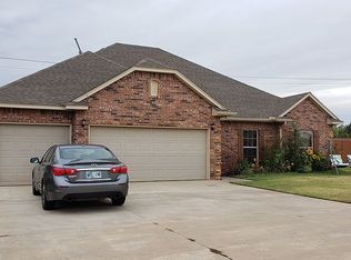 824 W Prairie Way, Mustang, OK 73064