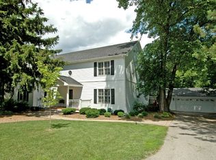 385 Ela Rd, Inverness, IL 60067