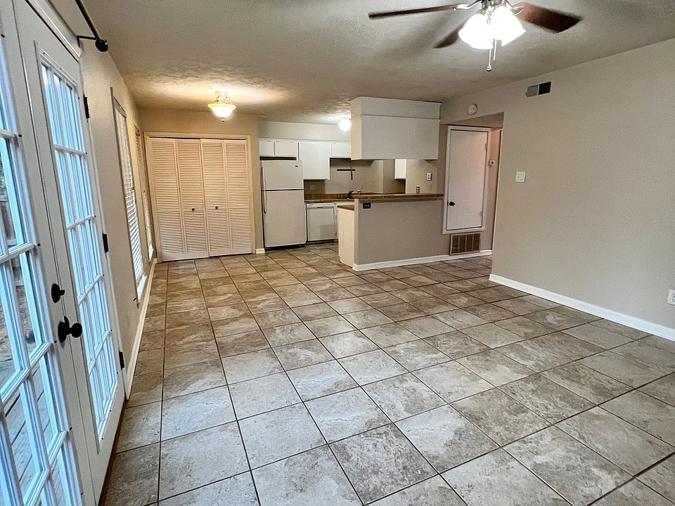 1st image of 813 Yegua St APT 1