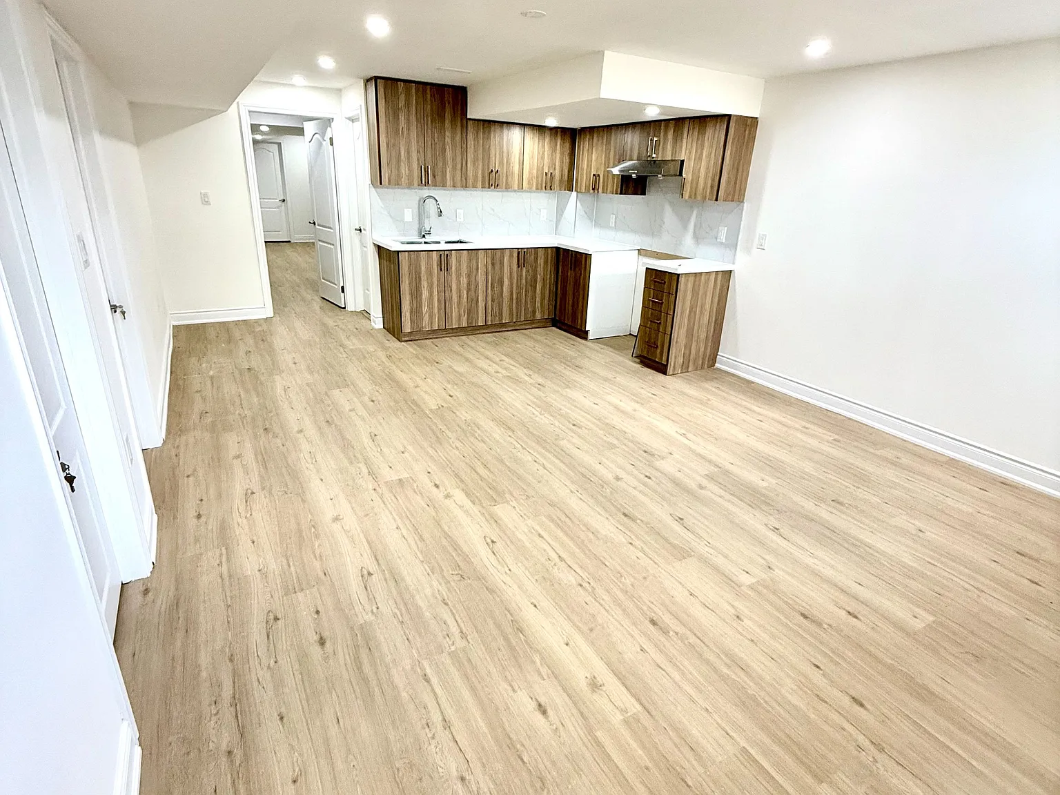 3 bed, $2,495 — Photo 2