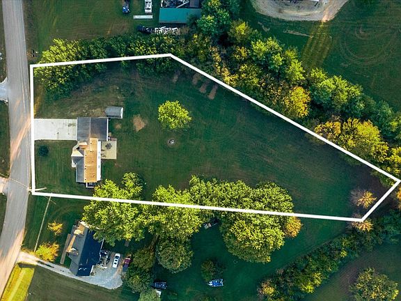 2nd image of 2952 Cannon Hill Dr