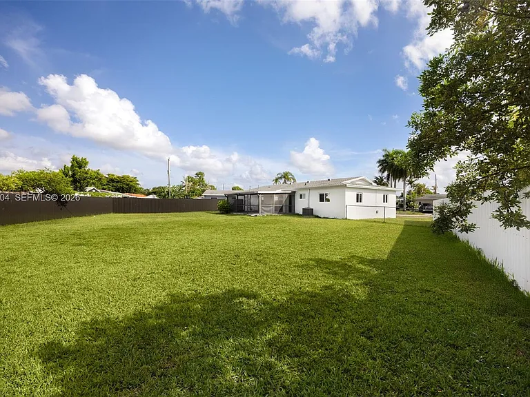 10340 SW 157th St — Photo 21