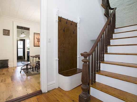 3rd image of 213 11th St #2