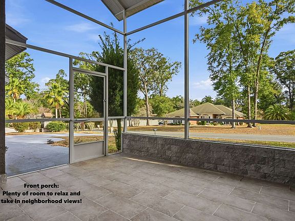 3rd image of 174 NW Clubview Cir