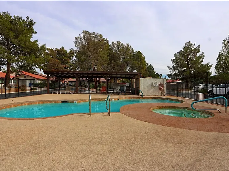 4433 Live Oak Dr — Photo 42