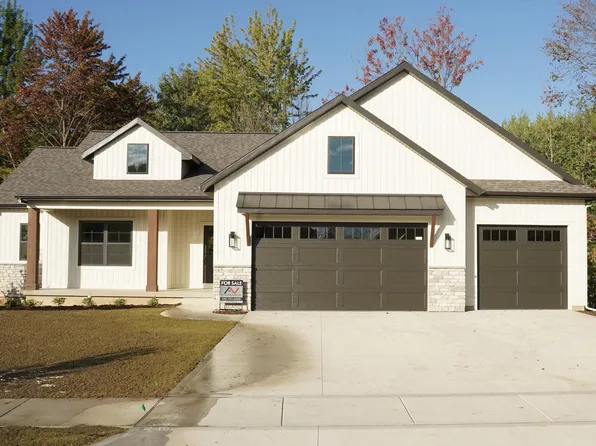 1537 Browning Dr, Grand Rapids, MI 49534