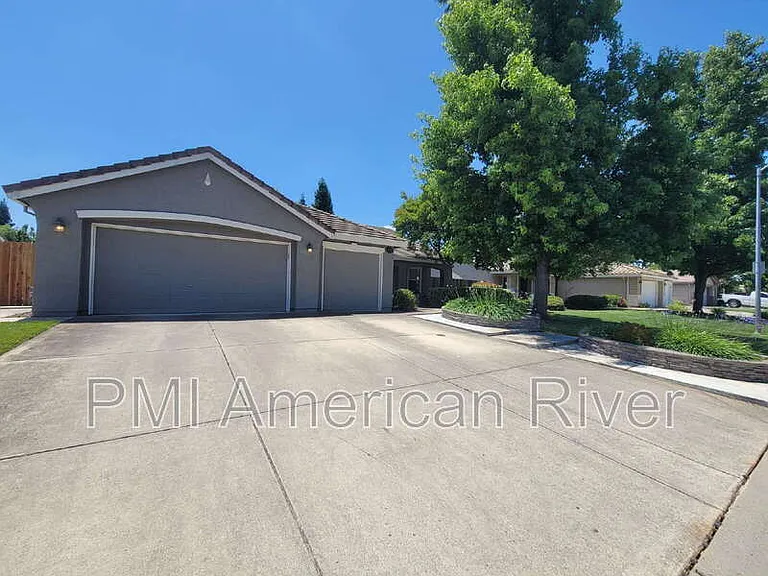 4405 Dusham Cir — Photo 2