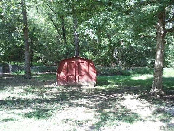 5th image of 633 Donlee Dr