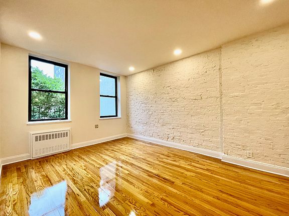 2nd image of 19 Jones St #11