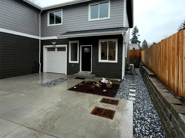 648 B SW 139th Street, Burien, WA 98166