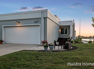 427 Sand Dr, Grand Haven, MI 49417