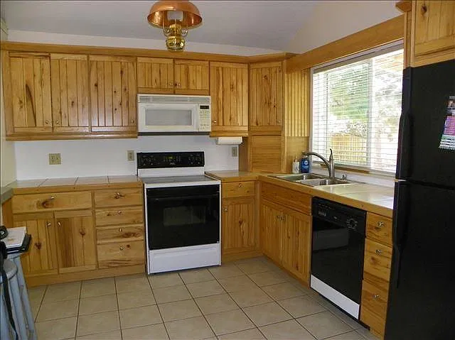 3 bed, 1500 sqft, $2,250 — Photo 2