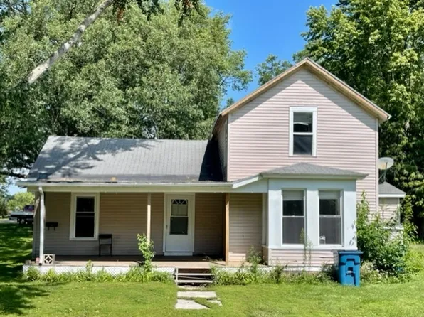 801 Warren St, Chenoa, IL 61726