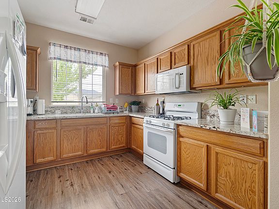 4th image of 310 Torrey Pines Dr