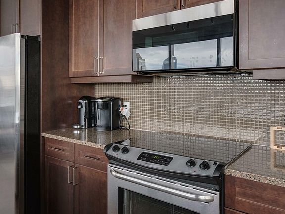 4th image of 211 13th Ave SE #1603