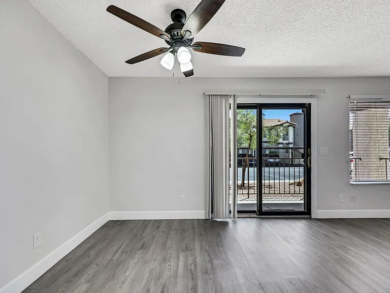 1575 W Warm Springs Rd #213 — Photo 8