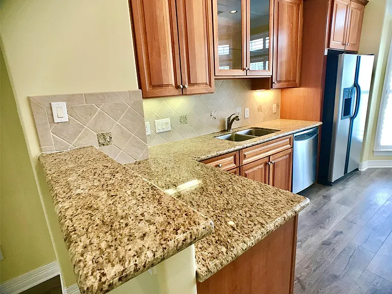 2104 Bancroft St — Photo 19