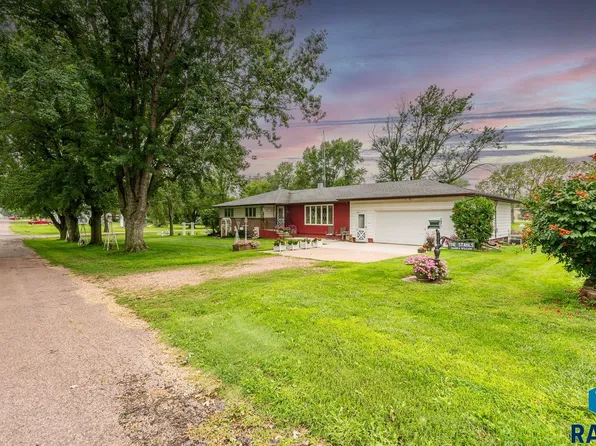 511 N Cherry Ave, Bridgewater, SD 57319