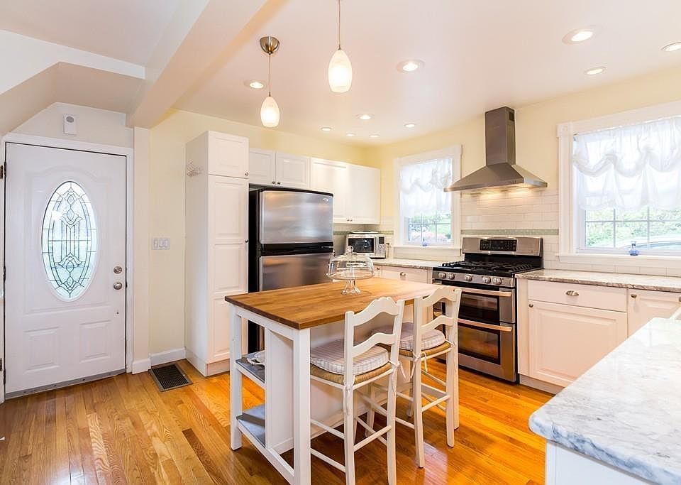 11 King St, Swampscott, MA 01907 Zillow