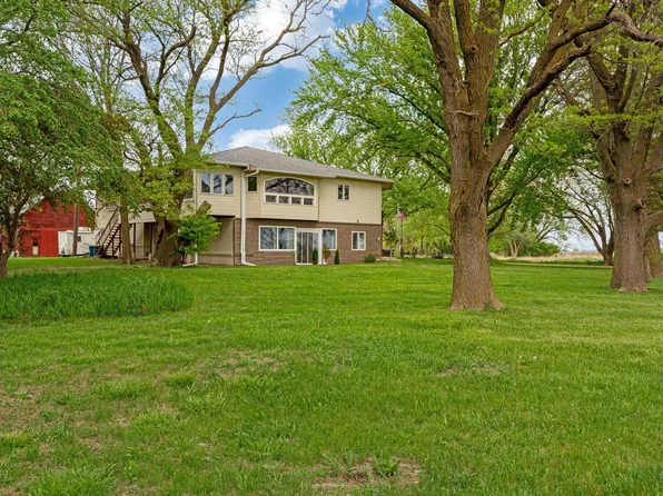 46614 316th St, Vermillion, SD 57069