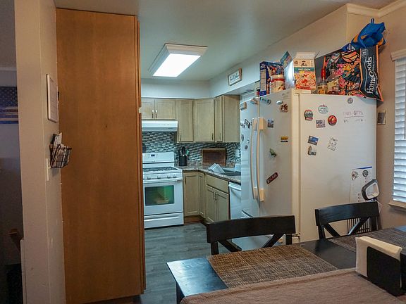 4th image of 7340 Woodstock St