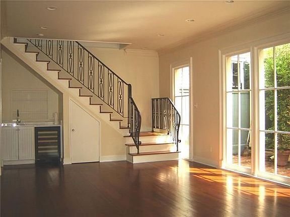 3rd image of 3031 Chestnut St
