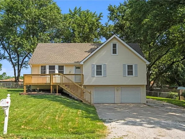 806 NE 114th Ter, Kansas City, MO 64155