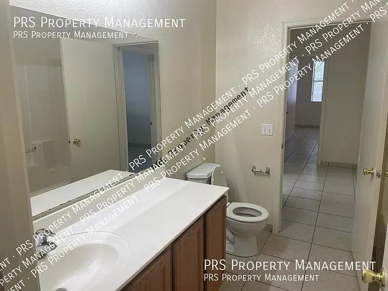 2306 W Kristina Ave — Photo 14