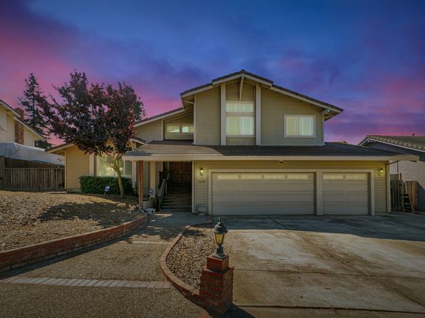 3324 Meadowlands Ln
