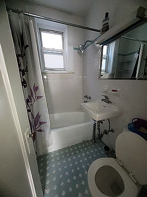 2nd image of 10-12 34th Ave #1R
