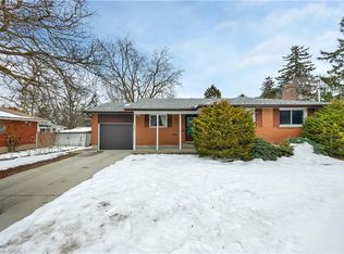 396 Fischer Hallman Rd, Kitchener, ON N2M 4Y1
