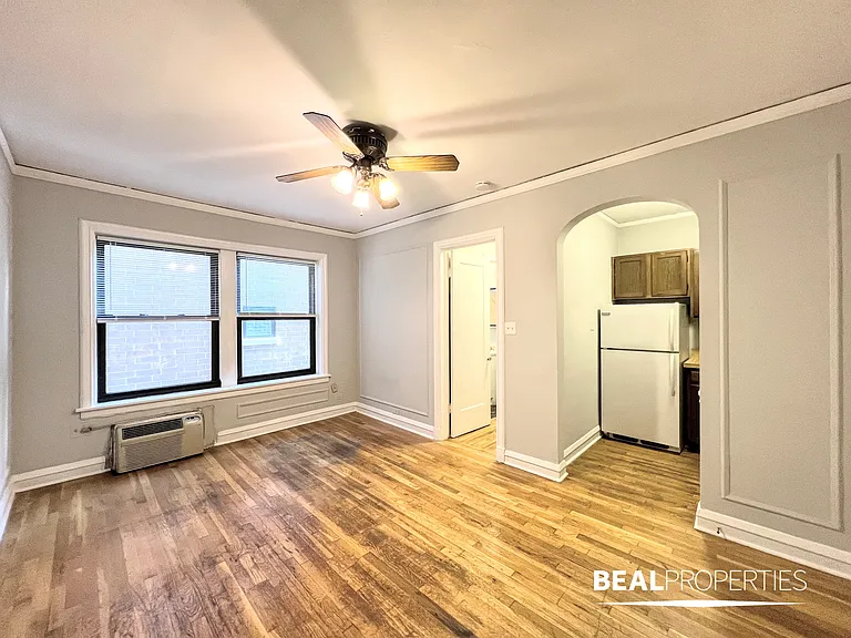 837 West Wolfram Street — Photo 5