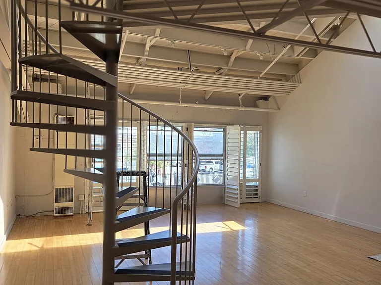 6037 Christie Ave — Photo 2