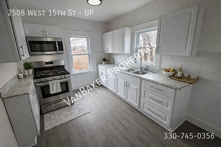 Building Photo - 2508 W 15th St #UP