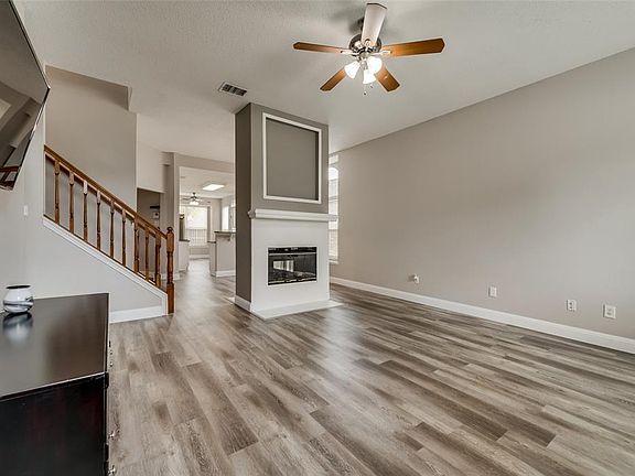 3rd image of 6630 Wildhaven Dr