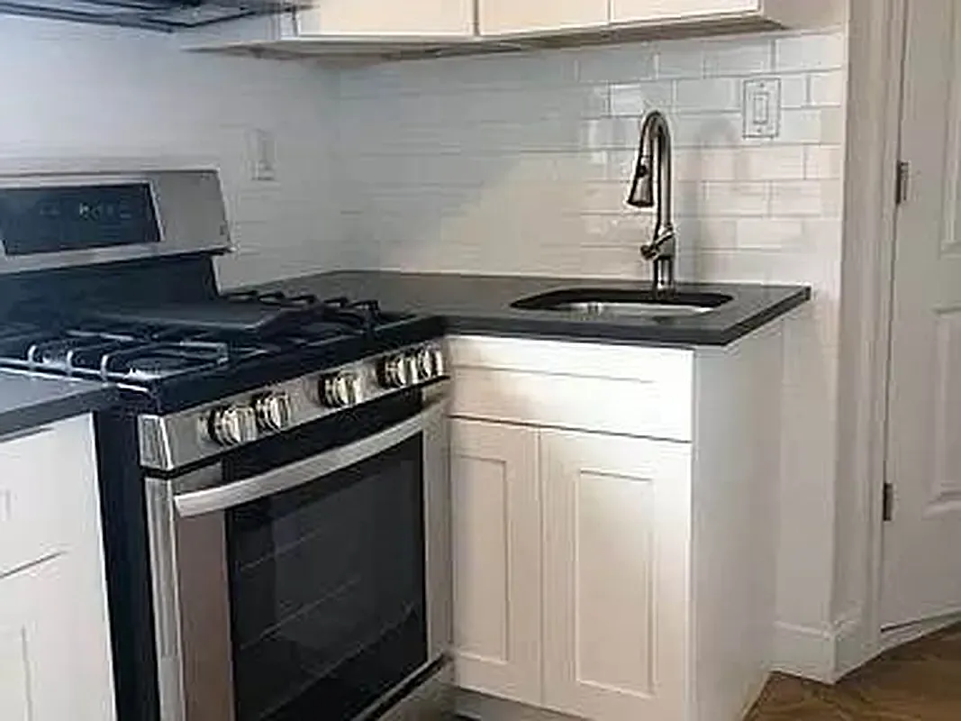 Building Photo - 215 33rd St #15