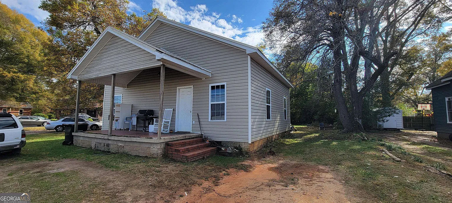 411 Carleeta St photo 1