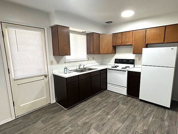 4th image of 709 Cedar Ave Unit 4