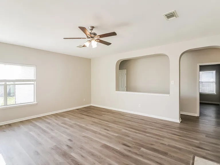 6227 Channelbrook Ln — Photo 4