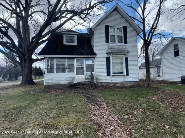 328 N Main St, Olivet, MI 49076