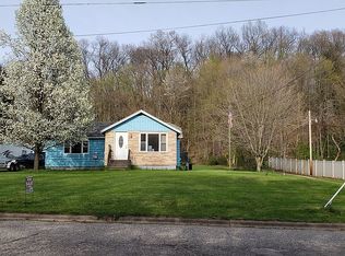 403 N Jackson St, Lowell, MI 49331