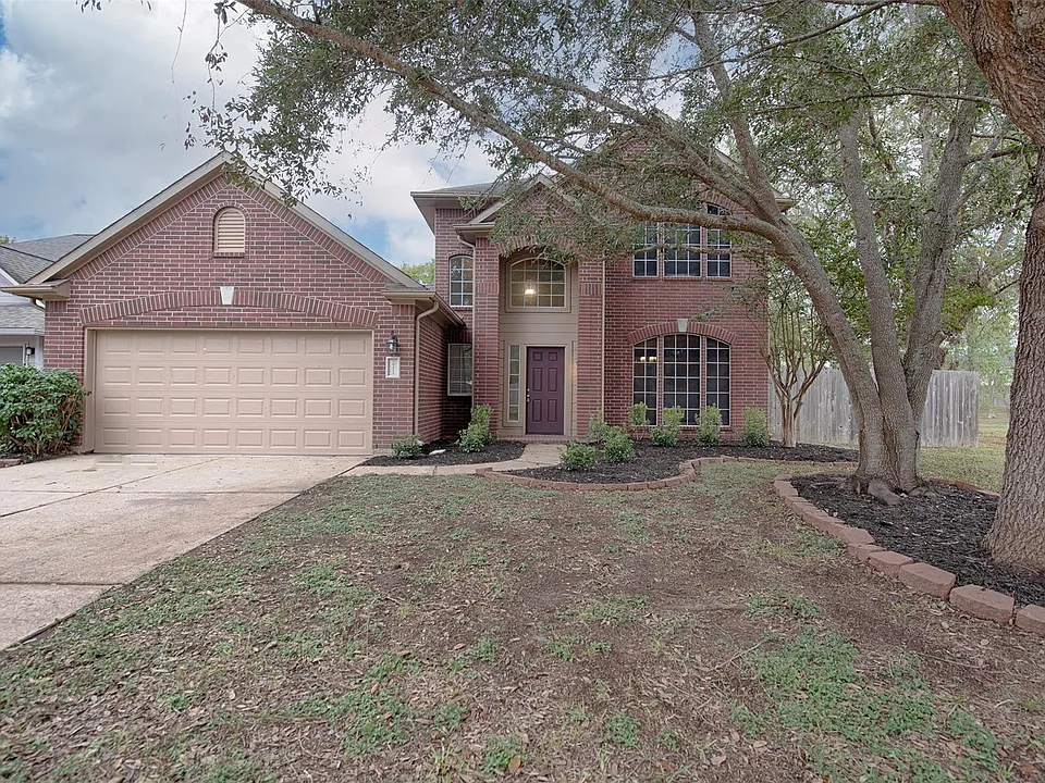 10411 Village Lake Dr